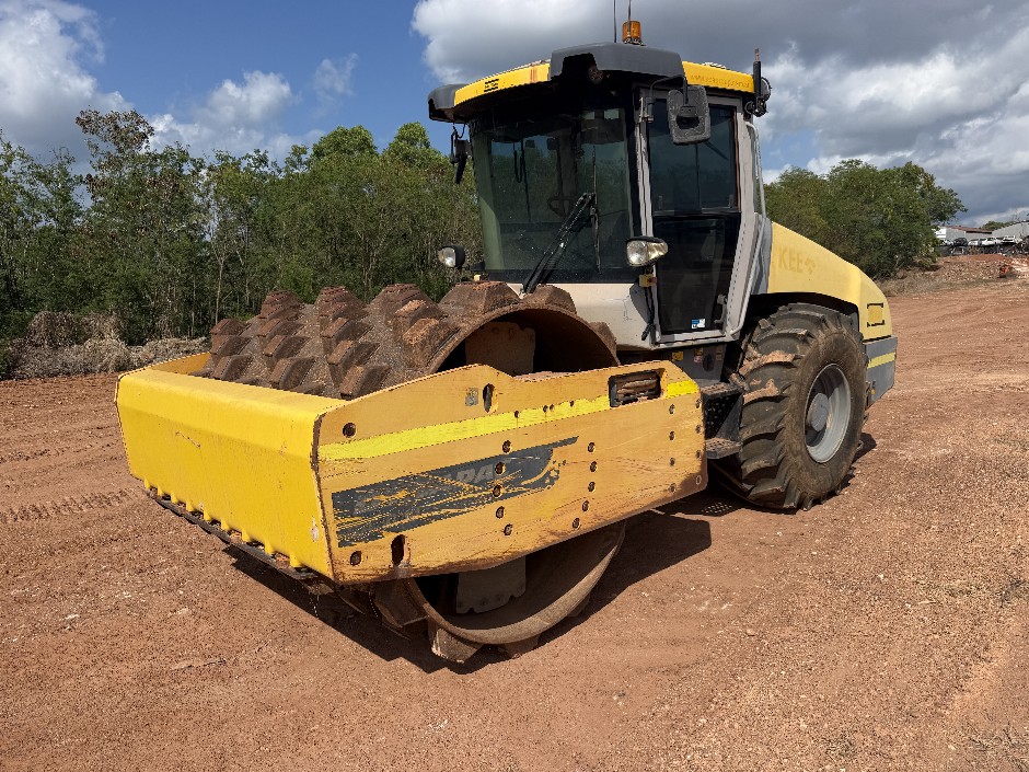 2016 Dynapac CA4000PD Vibratory Padfoot Roller