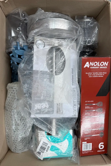 Assorted Box of Homeware Items. NB: Items may not be in original packaging