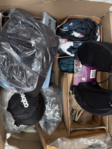 Assorted Box of Linen, Travel Pillows and more. NB: Items may not be in ori
