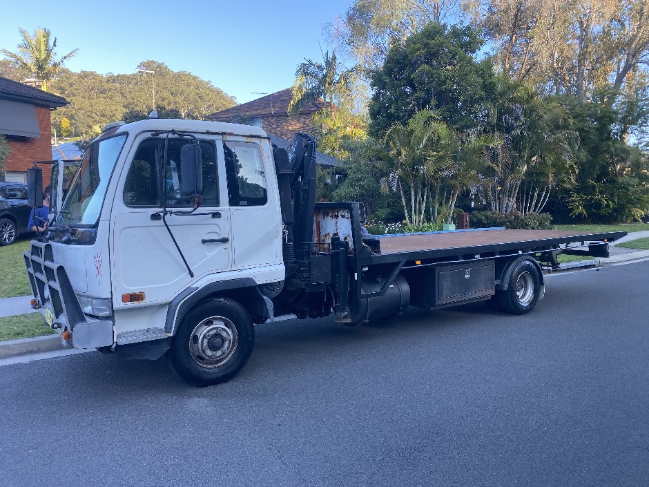 <p>1998 Nissan UD MKB210   4x2 Tilt Tray</p>
