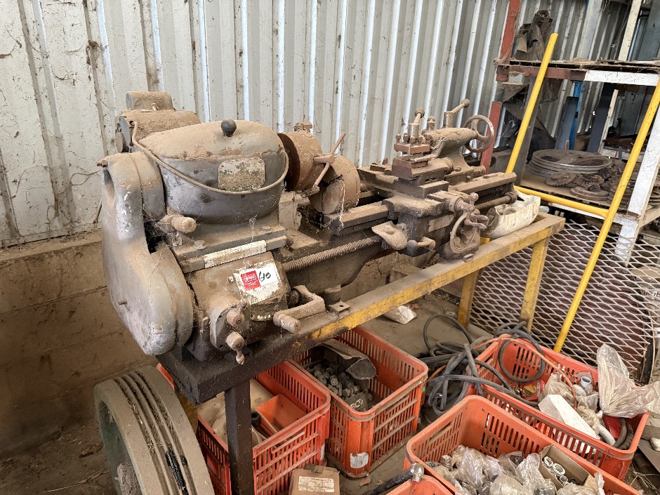 <p>Metal Lathe</p>