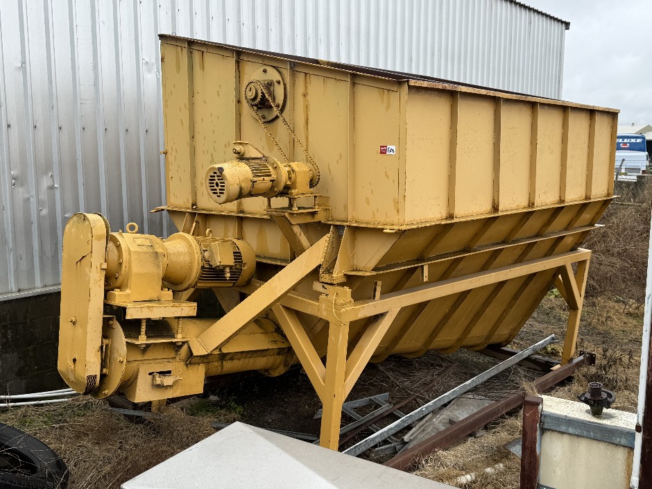 <p>Heavy Duty Mixer Bin</p>