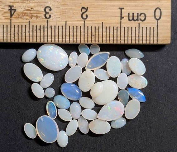 8 carats OPAL Solids Gemstones
