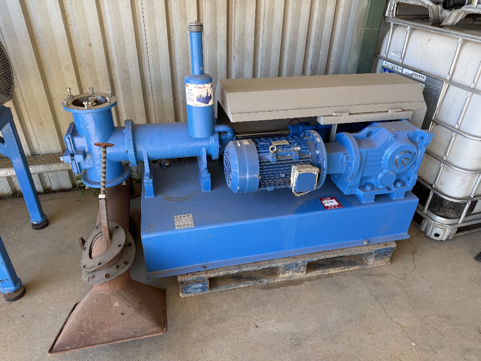 <p>6 Inch Piston Pump Assembly (Used For Removing Waste)</p>