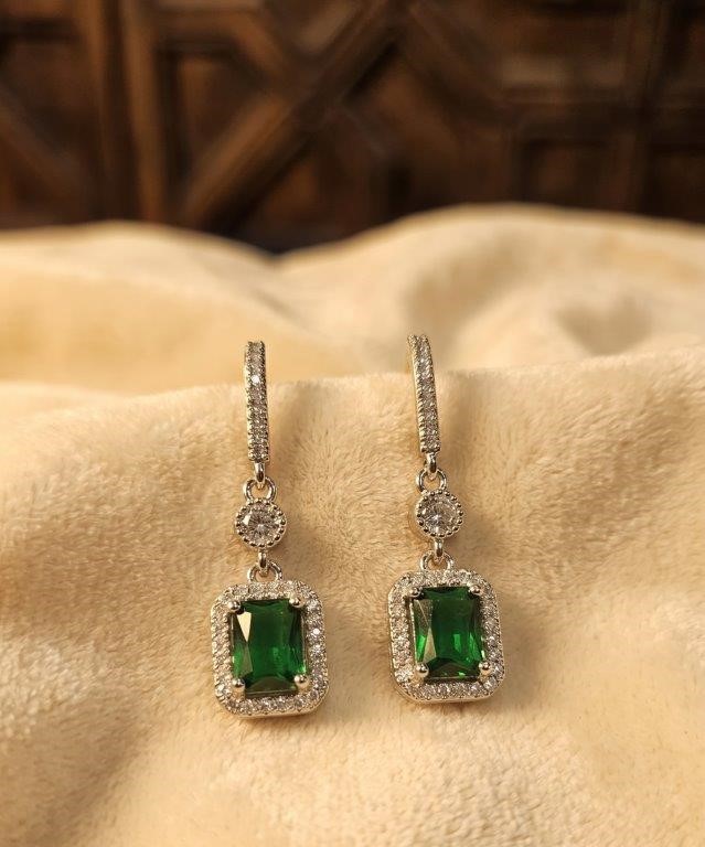 925 Sterling Silver Green Brilliant Cut Simulated Diamonds Earring