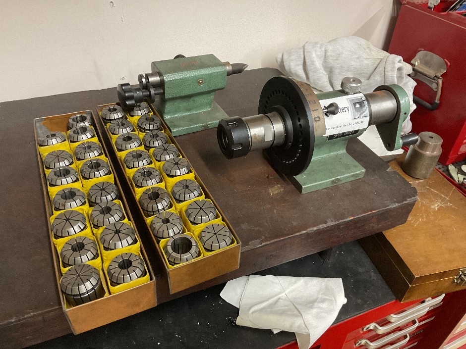 <p>Dividing Head with Collets</p>