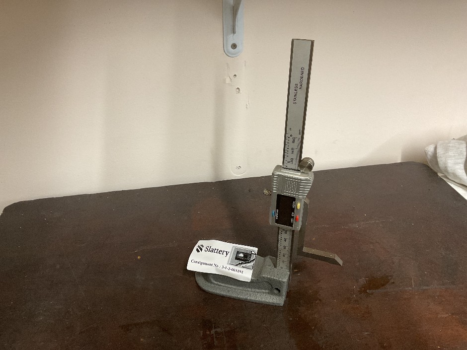 <p>Digital Height Gauge</p>
