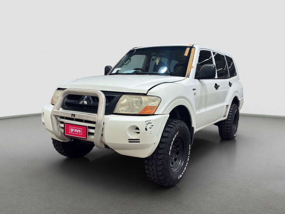 2005 Mitsubishi Pajero GLX Petrol
