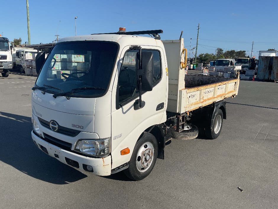 Unreserved Ex-Hire Excavation & Construction Equipment - QLD