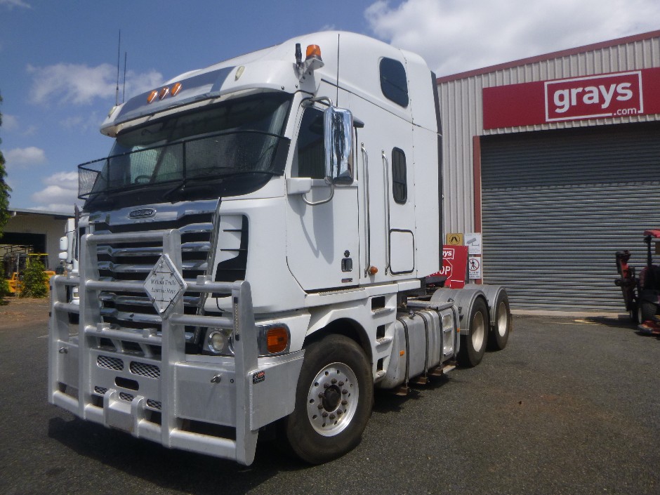 2013 Mercedes-Benz FreightLiner FLH   6x4 Prime Mover