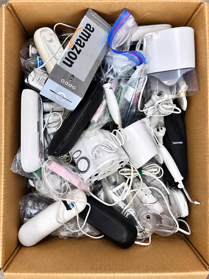 Assorted Faulty Electric Toothbrush + Water Flosser Important Notice:</b