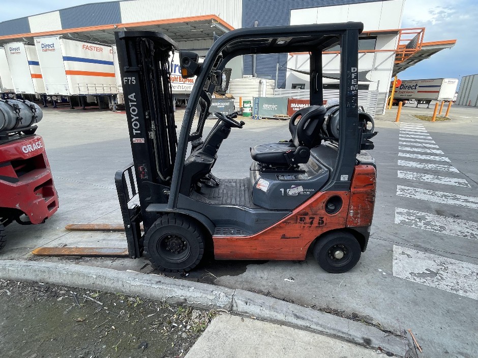 <p>2013 Toyota 32-8FG18 4 Wheel Counterbalance Forklift</p>