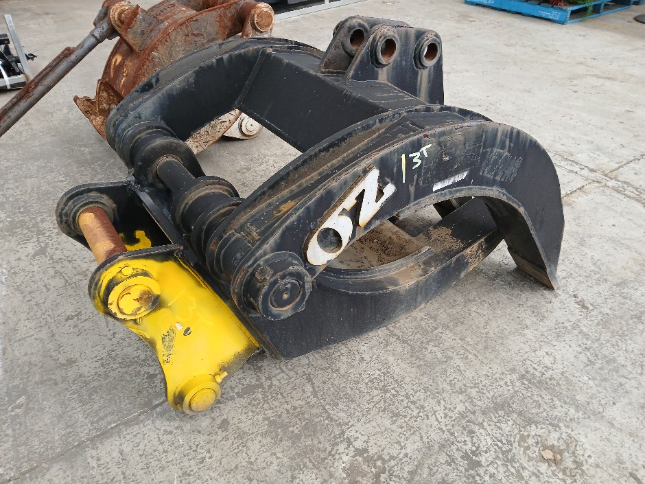 <p>Oz Excavators Rock Grab</p>