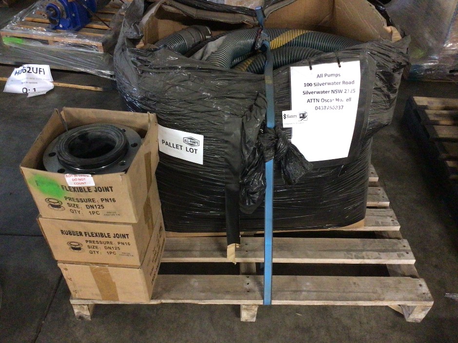 <p>Pallet of Hoses and Flexible Joints DN125</p>