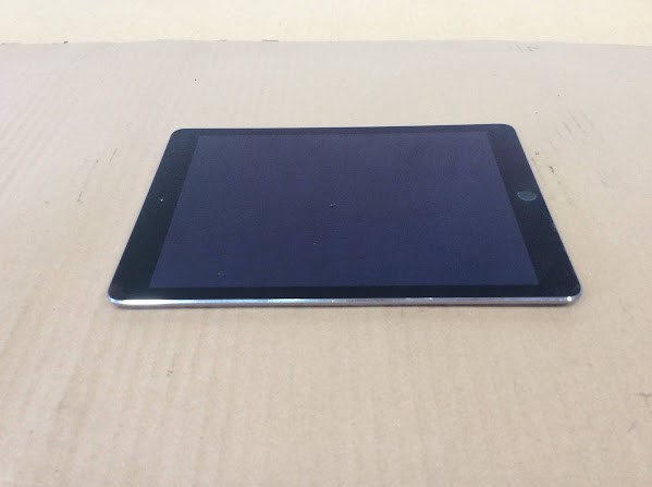 Apple iPad Air 2 (A1566) Tablet 16GB
