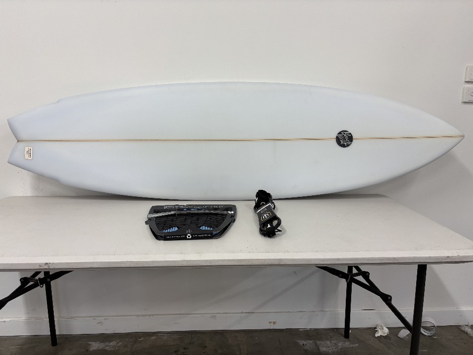 6’6” Beach Beat Surfboard & Accessories