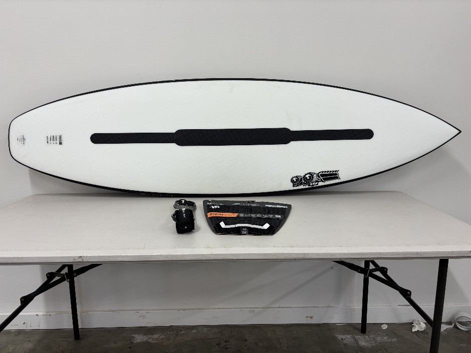 6’6” JS Xero Surfboard & Accessories
