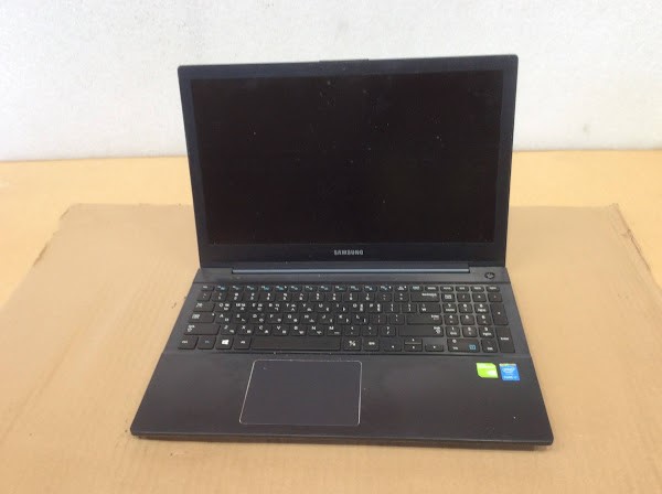 SAMSUNG NT870Z5G-X72S Laptop i7-4720HQ 8GBRAM/256GB Black