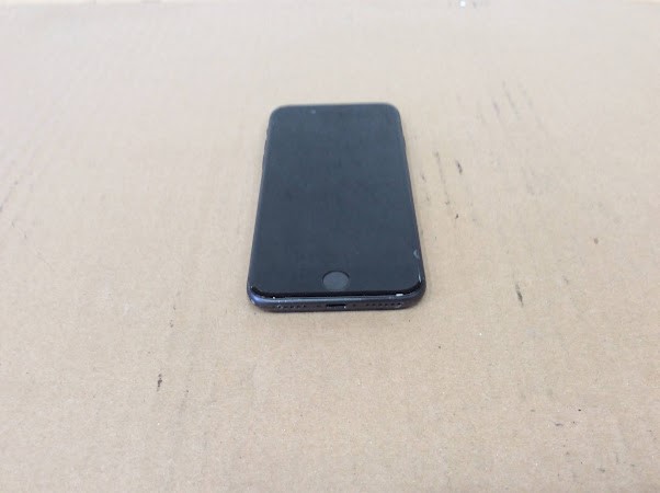 Apple iPhone 8 (A1863) Phone 64GB