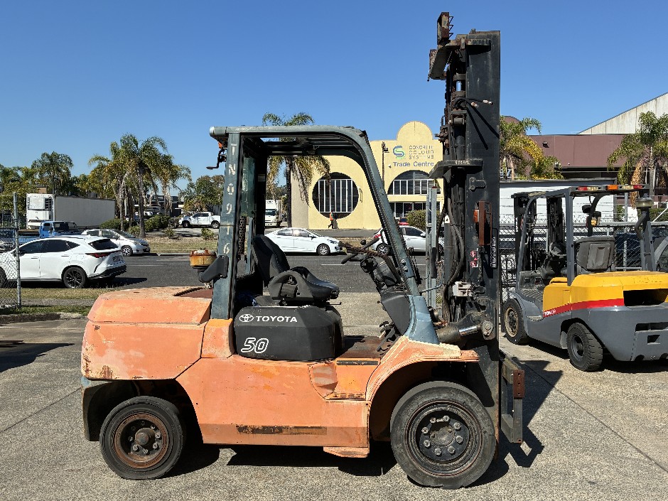 2006 Toyota 02-7FDA50 Diesel