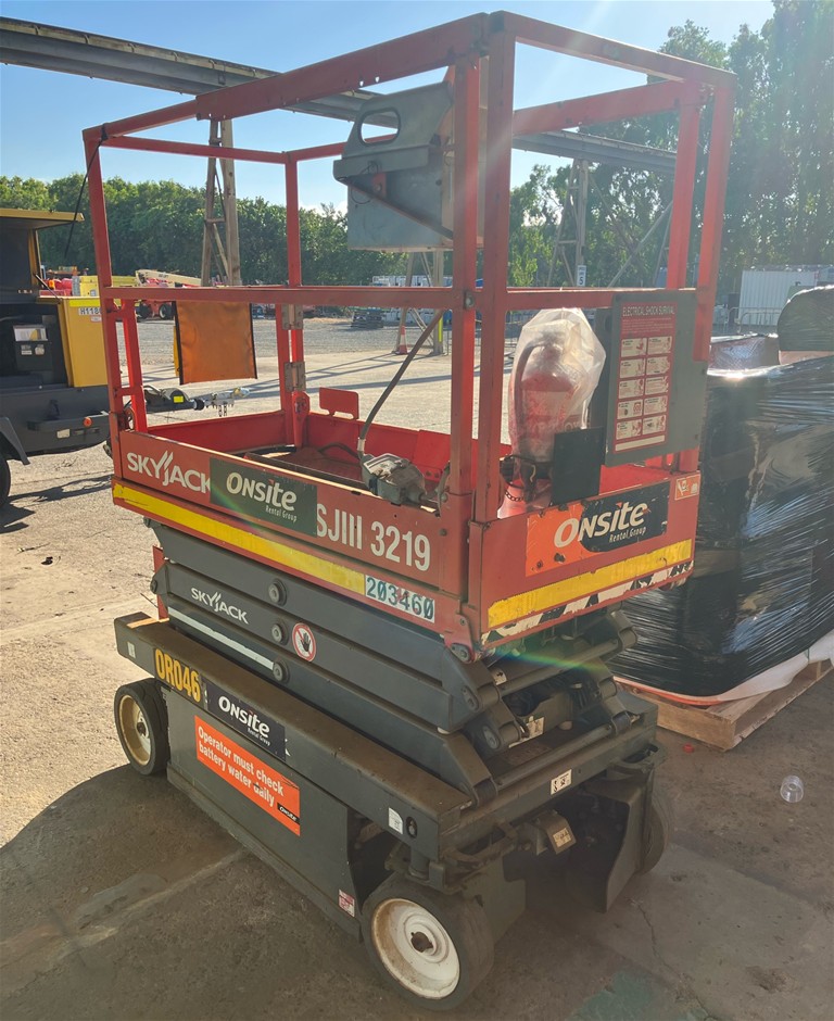 2018Skyjack SJIII3219ScissorLift -19ft(5.7m)-Electric-MI DUE:Mar-28 -Mackay