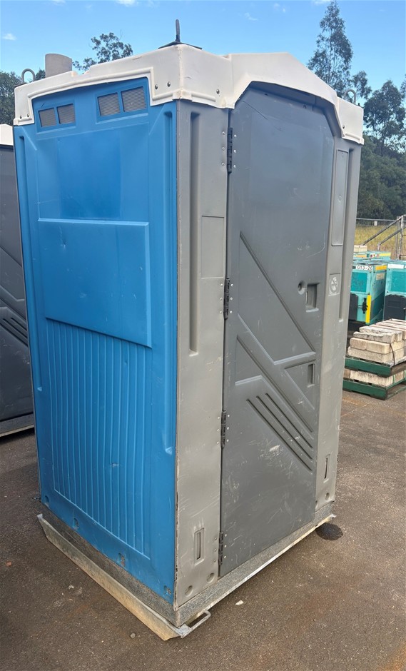 Portable Toilet - Fresh Water Flush - Forest Lake