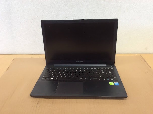 SAMSUNG NT870Z5G-X72S Laptop i7-4720HQ 8GBRAM/256GB Black