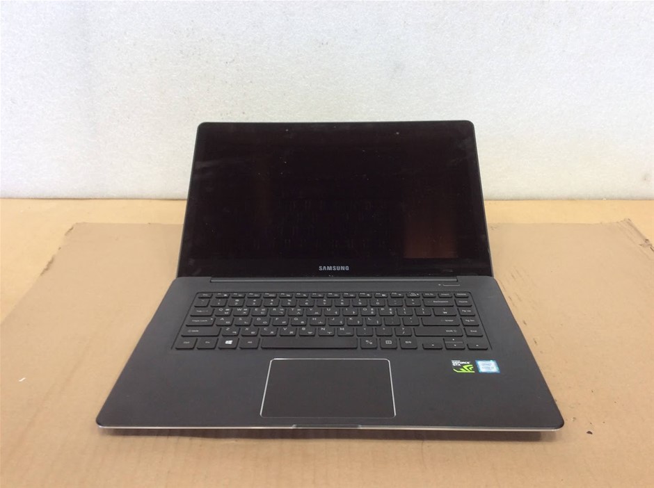 SAMSUNG NT930Z5L-X716 Laptop i7-6700HQ 16GBRAM 256GB Black