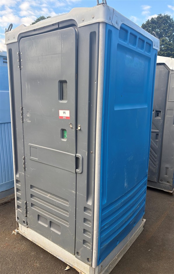 Portable Toilet - Fresh Water Flush - Forest Lake