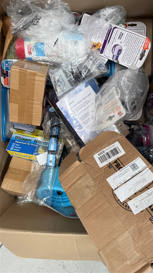 Assorted Box of Pet Items. NB: Items may not be in original packaging and m