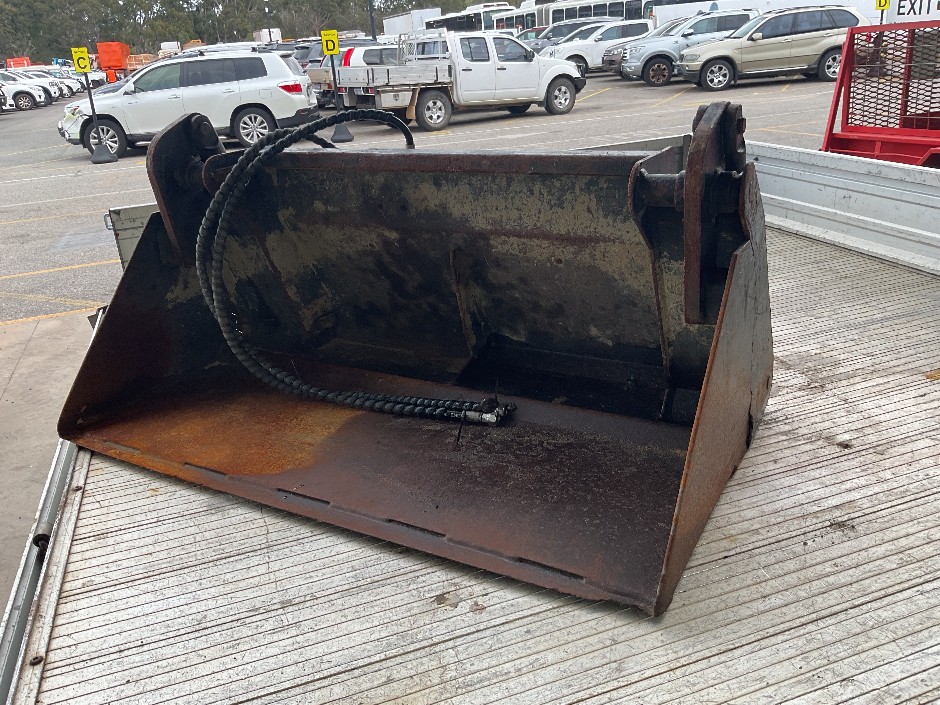 <p>Dingo Mini Digger Bucket BPTERV</p>