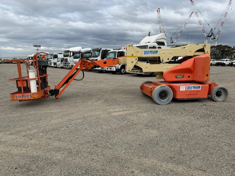 2007 JLG E400 Electric Narrow Knuckle Boom Lift