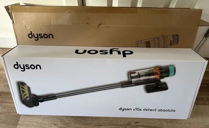 New Sealed Dyson V15s Detect Absolute - SV22YLNKL