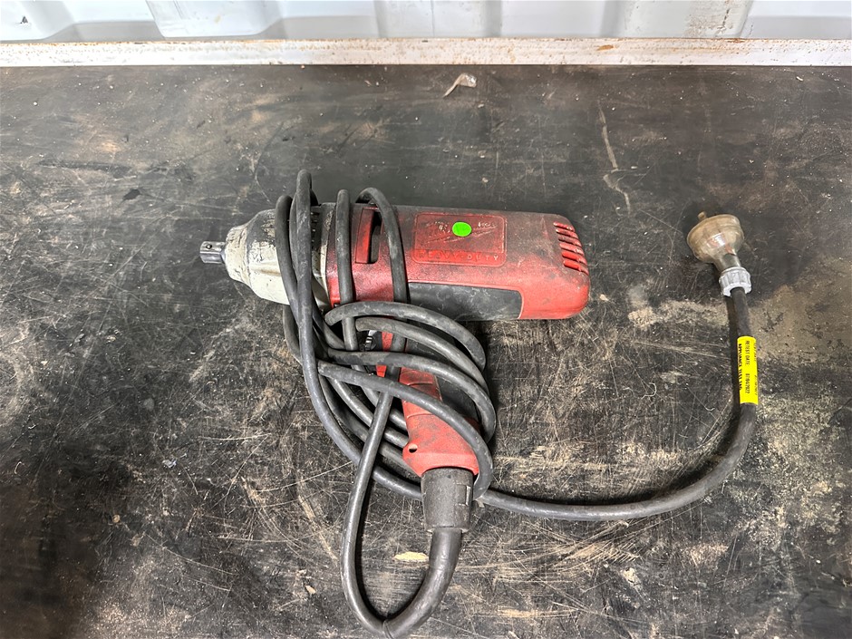 Milwaukee Heavy Duty Impact Gun IPWE400