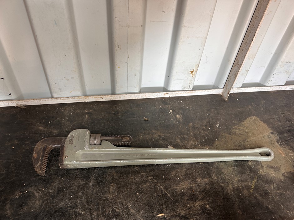 Wilton 36" Wrench