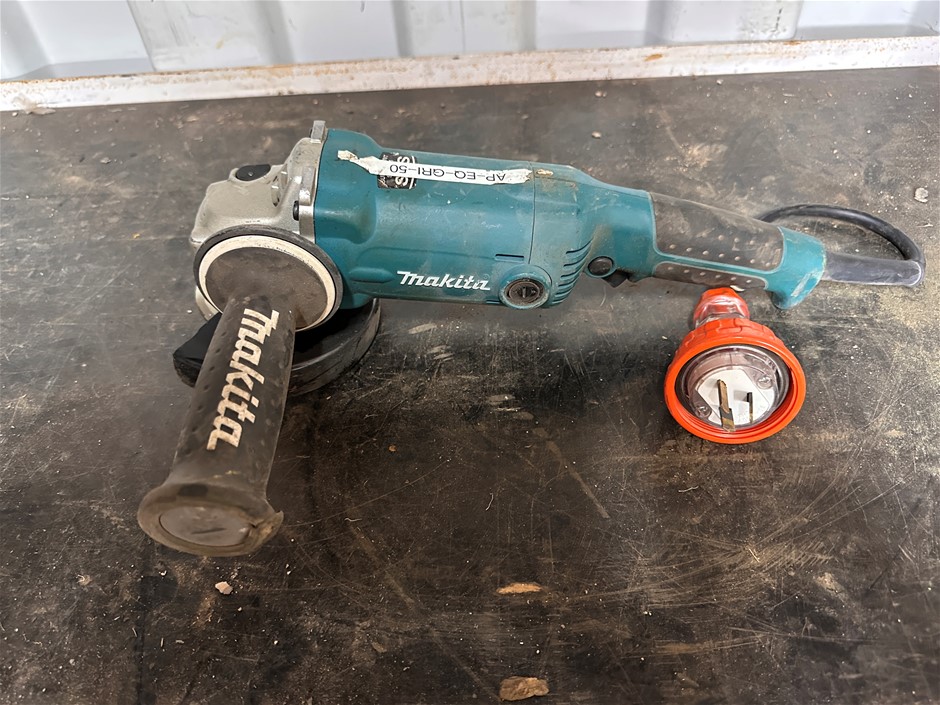 Makita 5" Grinder GA5020