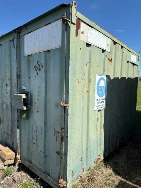 <p>Container 3.0M x 2.4M **Tamworth NSW**</p>