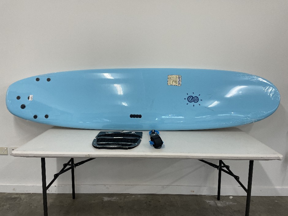 <p>8’0” Sotlite Koolite Sky Blue Surfboard & Accessories</p>