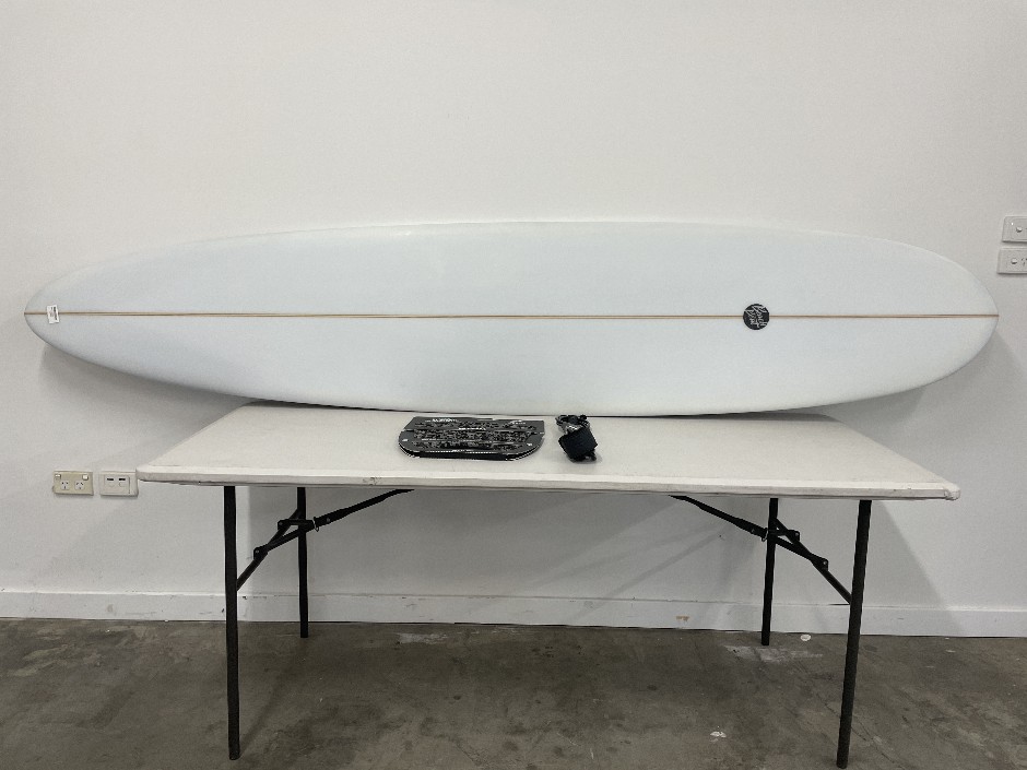 <p>9’1” Beach Beat OG Mal Surfboard & Accessories</p>