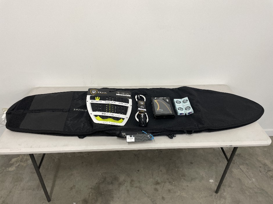 <p>6’3” Fish Day Use Surfboard Bag and Accessories</p>
