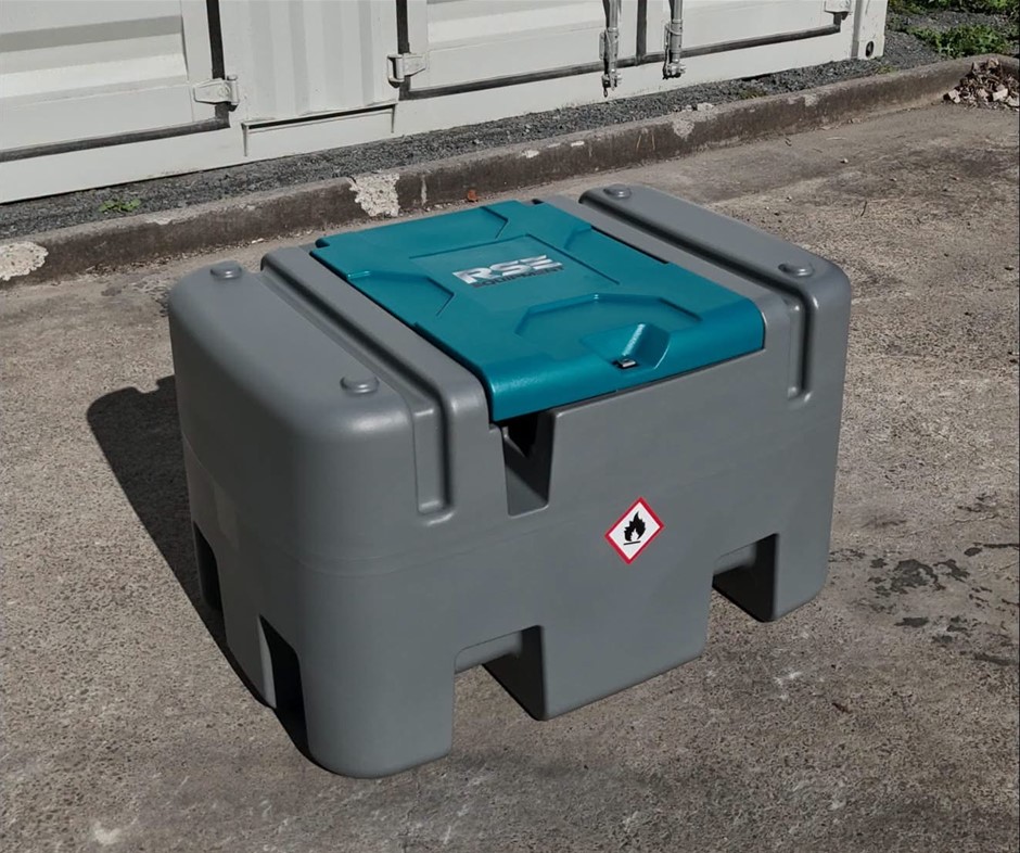 1x 400L Fuel Tanks