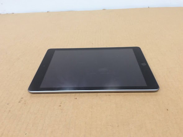 APPLE iPad 5 (A1822) Tablet 32GB