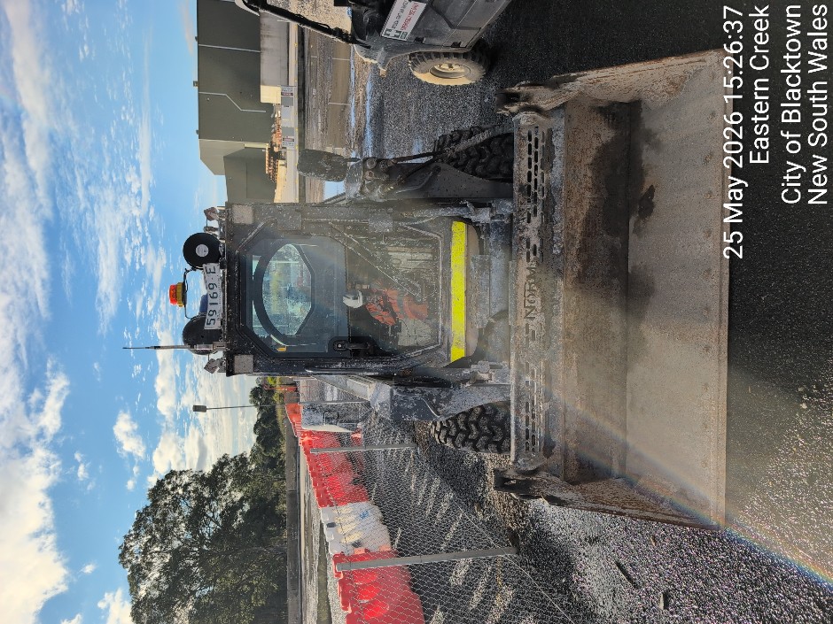 <p>Skidsteer Loader & Curved Brush (Site ID: SKID11)</p>