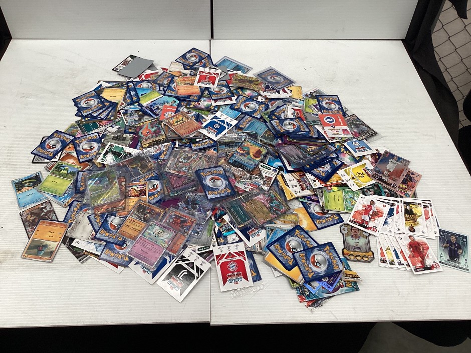 Pokémon Trading Cards Large Mixed Lot