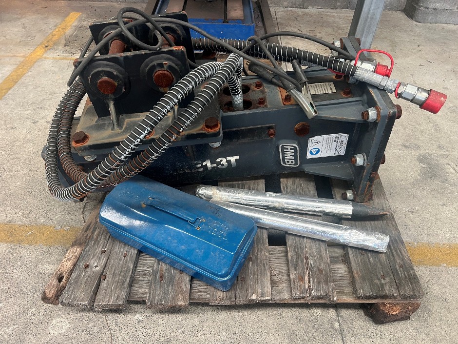 <p>Hydraulic Rock Breaker</p>