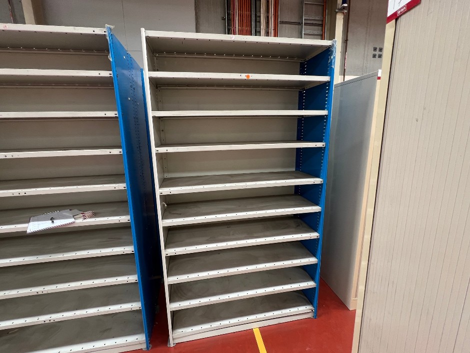 Open metal shelving Double- sided