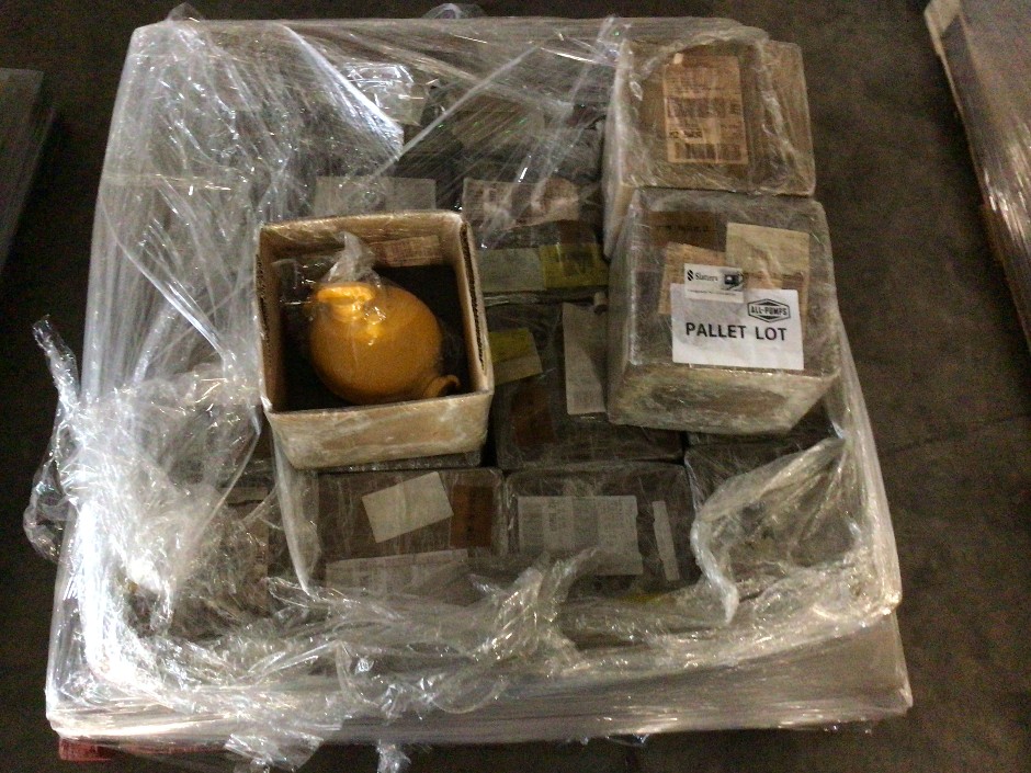 <p>Pallet of Pneumatic Line Oiler/Lubricator</p>