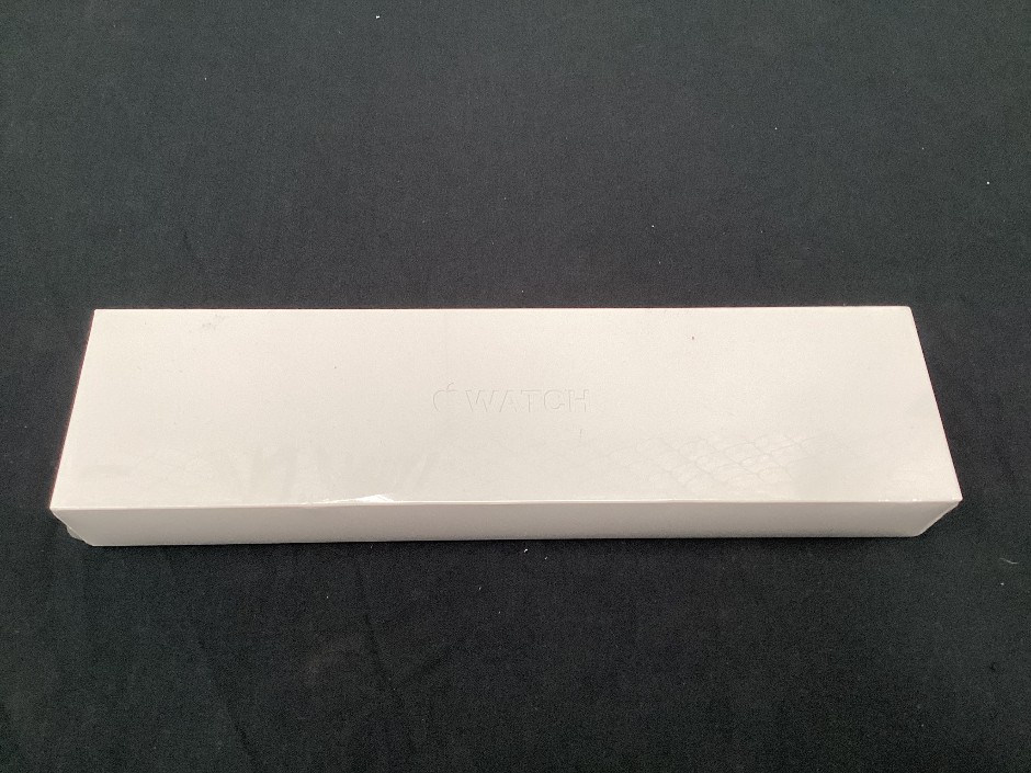 <p>Apple Watch Series 6 40mm Blue Aluminium Deep Navy Sport Band GPS Smartw