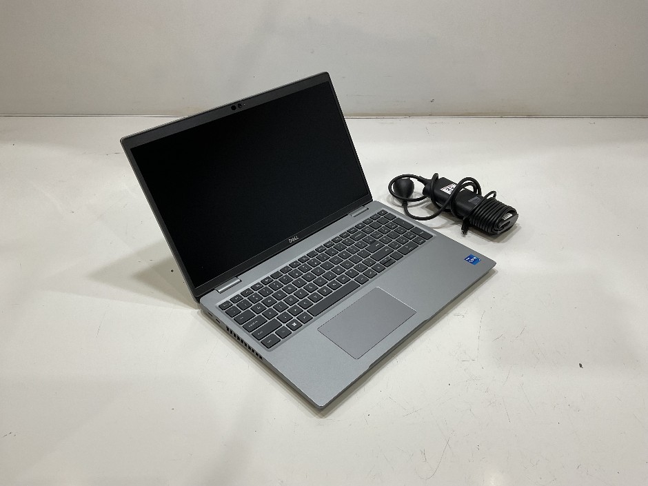 <p>DELL LATITUDE 5530</p>