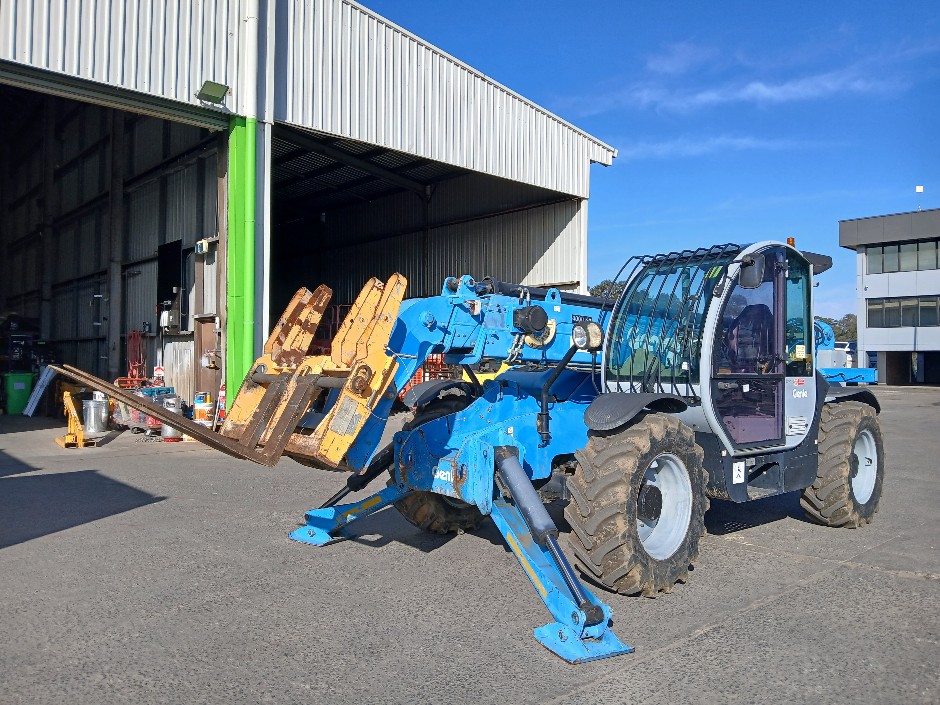 2006 Genie GTH4013AU Telehandler with Fork Attachment